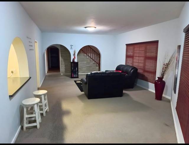 7 BEDROOM HOUSE FOR SALE IN HEIDERAND